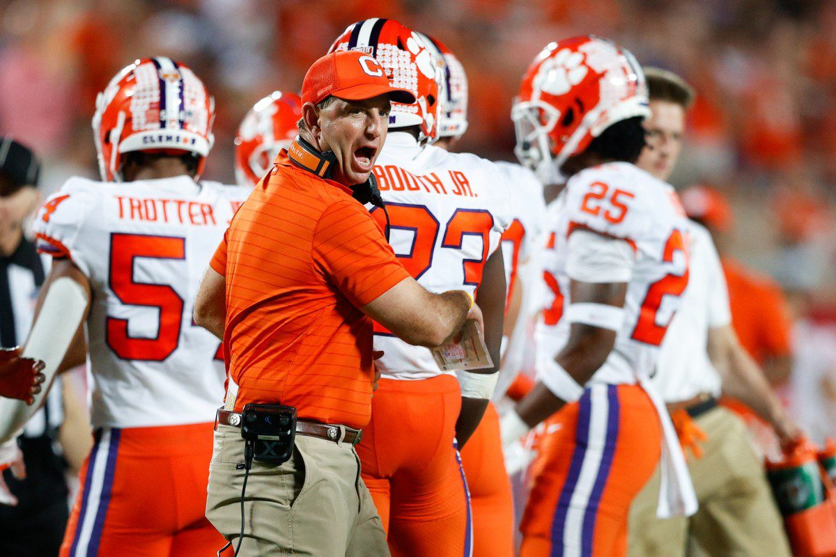 Dabo defends staff and program after accusation of two years with no passing game – Footballscoop